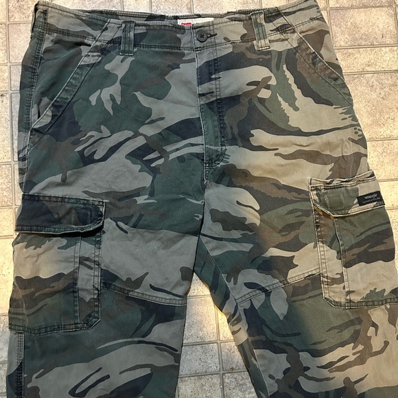 Vintage real tree cargo Pants Wrangler relaxed fit 36/32 - Picture 2 of 6